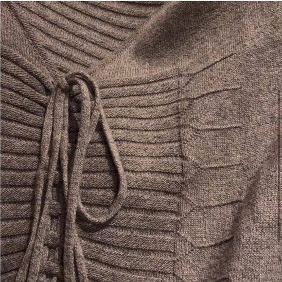 Gray knit sweater dress - Picture 4 of 10